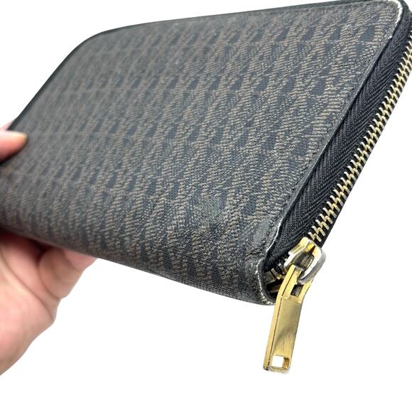 YSL Logo Zipper Wallet - Picture 16 of 16